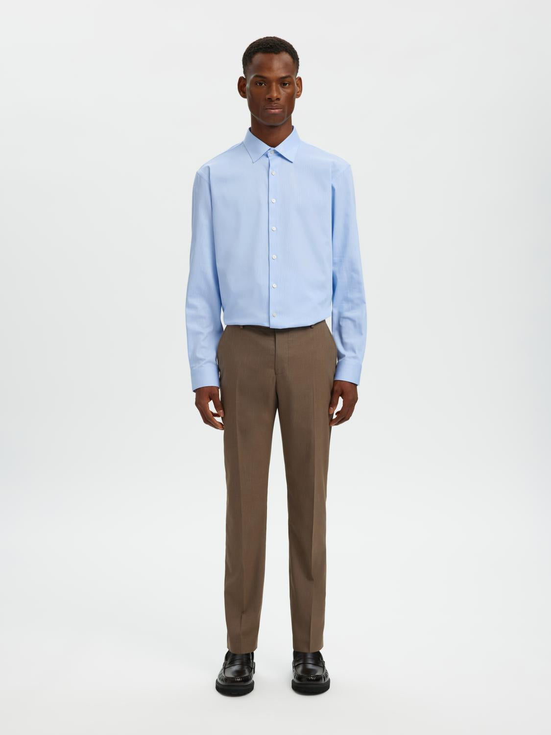 model_shot-front_full